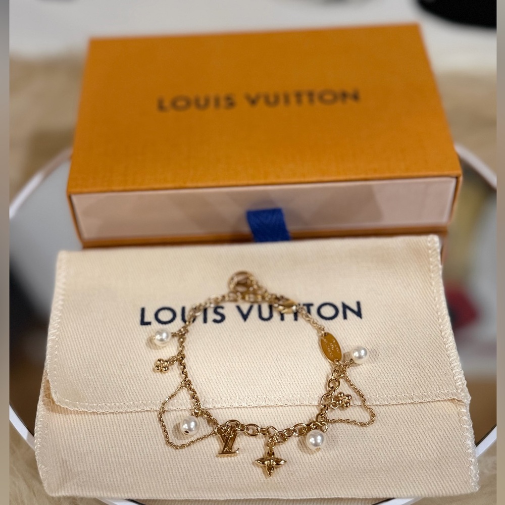 š„ LOUIS VUITTON BLOOMING PEARLS BRACELET FULL INCLUSION PRESTINE SIZE 7ā - Picture 6 of 12